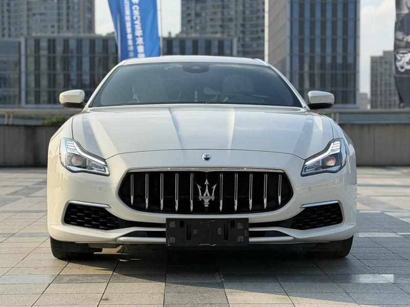 Maserati Quattroporte, 2022 — фото 2 из 12