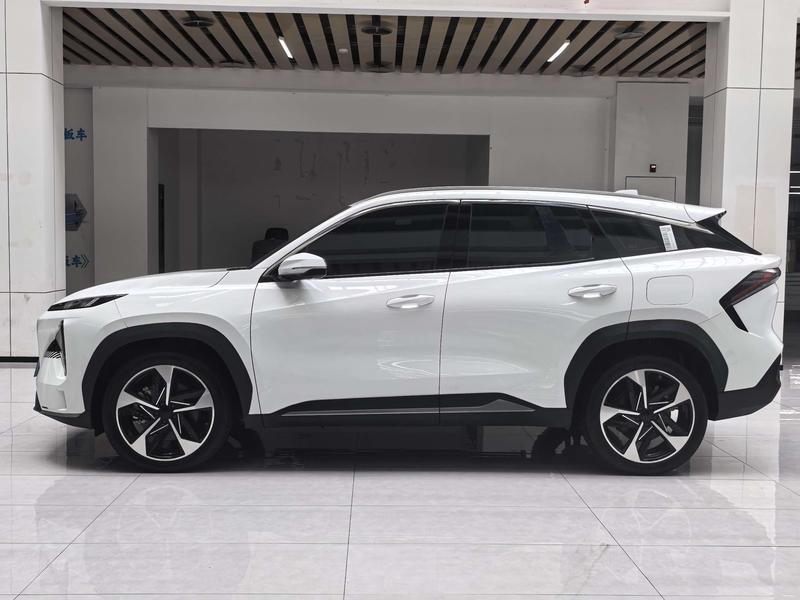 Geely Galaxy L7, 2024 — фото 3 из 12