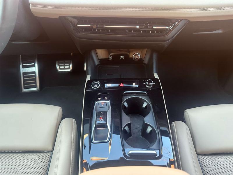 Audi Q6L e-tron, 2025 — фото 11 из 12