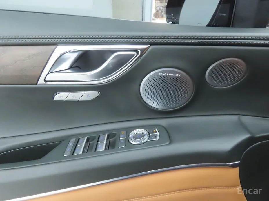 Genesis GV80, 2023 — фото 9 из 12
