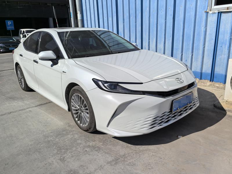 Toyota Camry, 2024 — фото 3 из 10