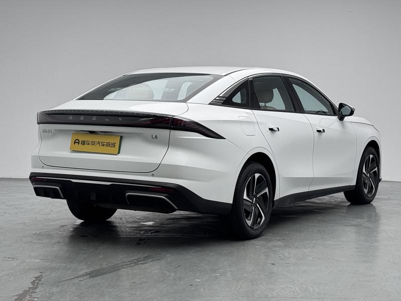 Geely Galaxy L6, 2023 — фото 7 из 12