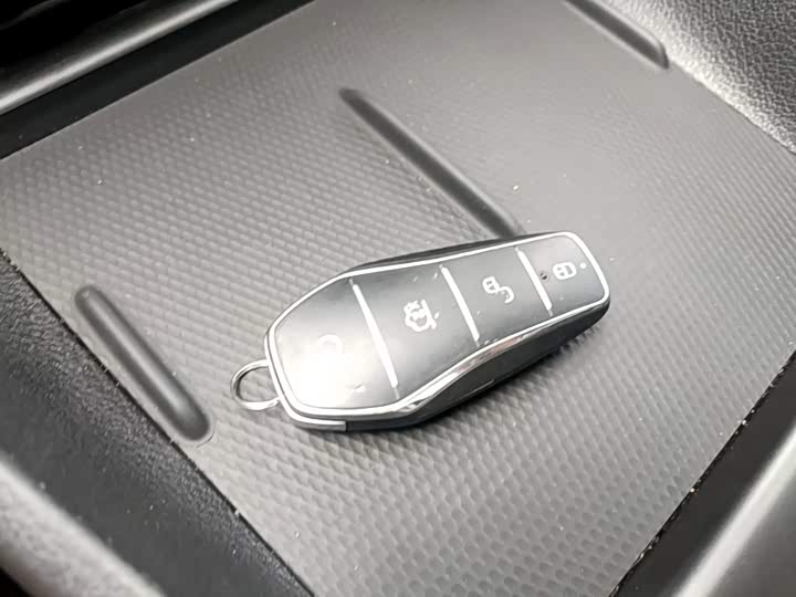BYD Seal 05 DM-i Hybrid, 2025 — фото 9 из 9