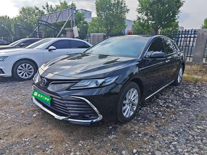 Toyota Camry, 2023 — фото 2 из 9