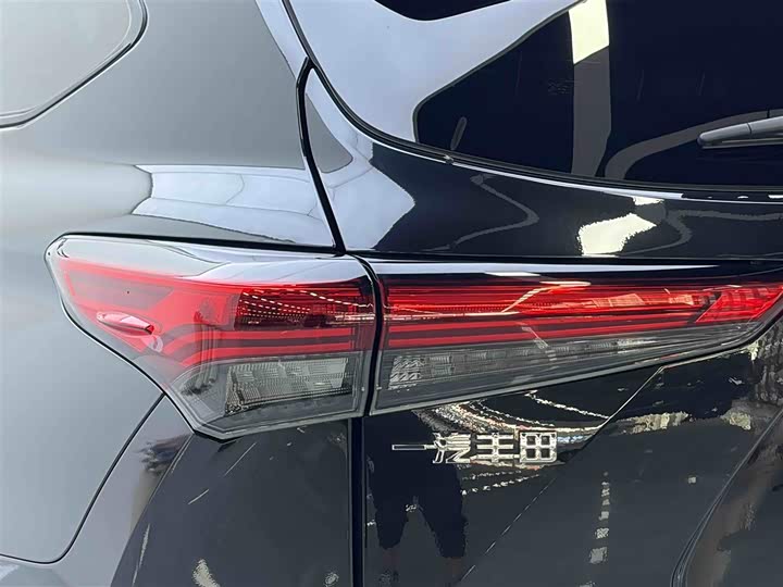 Toyota Crown Kluger, 2023 — фото 9 из 9