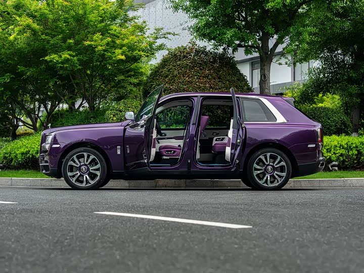 Rolls-Royce Cullinan, 2022 — фото 5 из 9