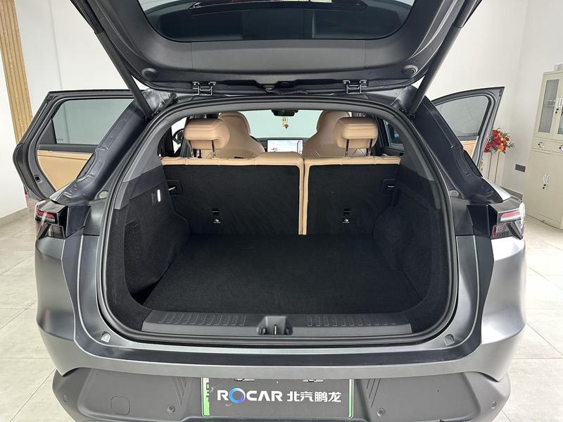 BAIC Arcfox Alpha T5, 2025 — фото 12 из 12
