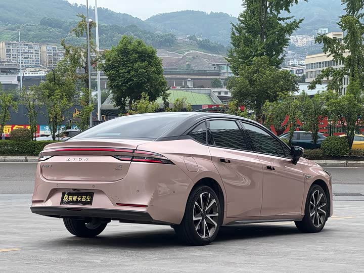 GAC Aion S Plus, 2022 — фото 5 из 9