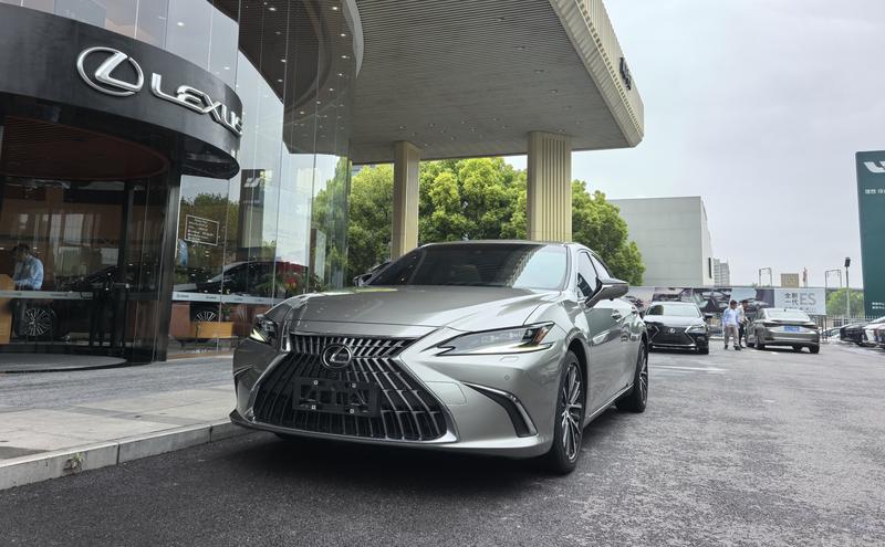 Lexus ES, 2024 — купить в Саратове под ключ