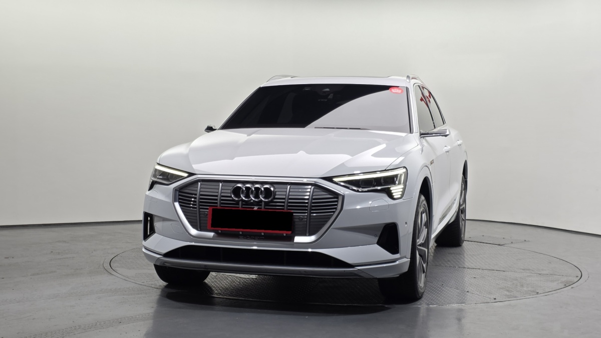 Audi e-tron, 2022 — фото 3 из 12