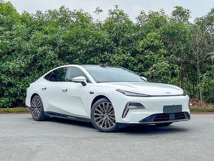 Geely Galaxy Starshine 8 EM-i, 2025 — фото 3 из 9