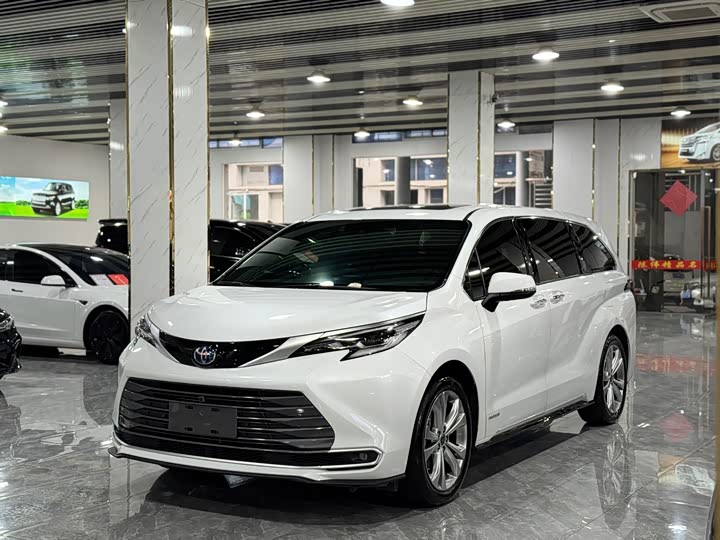 Toyota Sienna, 2023 — купить в Калуге под ключ
