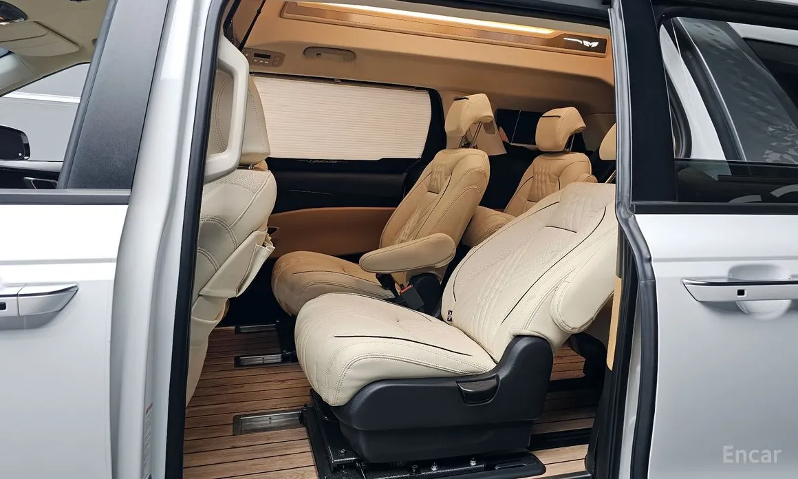 Kia Carnival, 2023 — фото 11 из 12