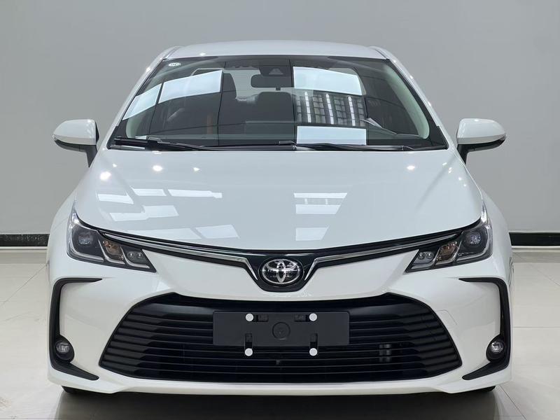 Toyota Corolla, 2023 — фото 2 из 12