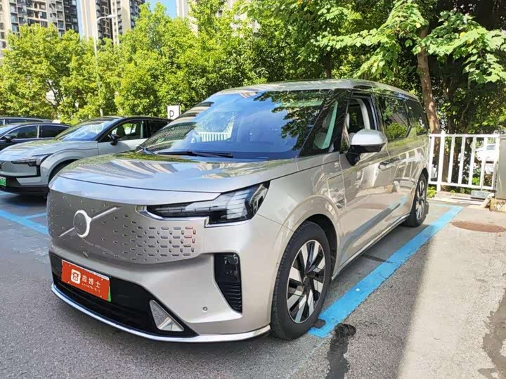 Volvo EM90, 2024 — купить в Иванове под ключ