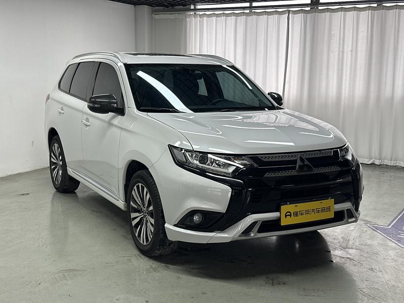 Mitsubishi Outlander, 2023 — фото 3 из 12