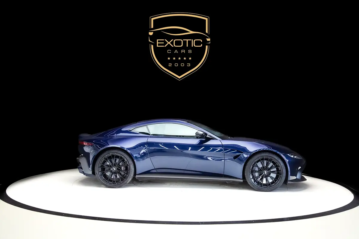 Aston Martin Vantage, 2023 — фото 4 из 10