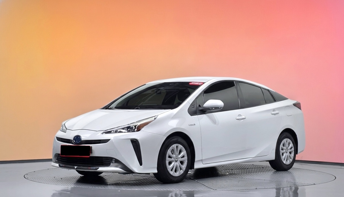 Toyota Prius, 2021 — купить в Перми под ключ