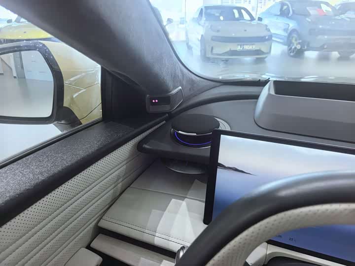 Geely Galaxy E8, 2023 — фото 3 из 9