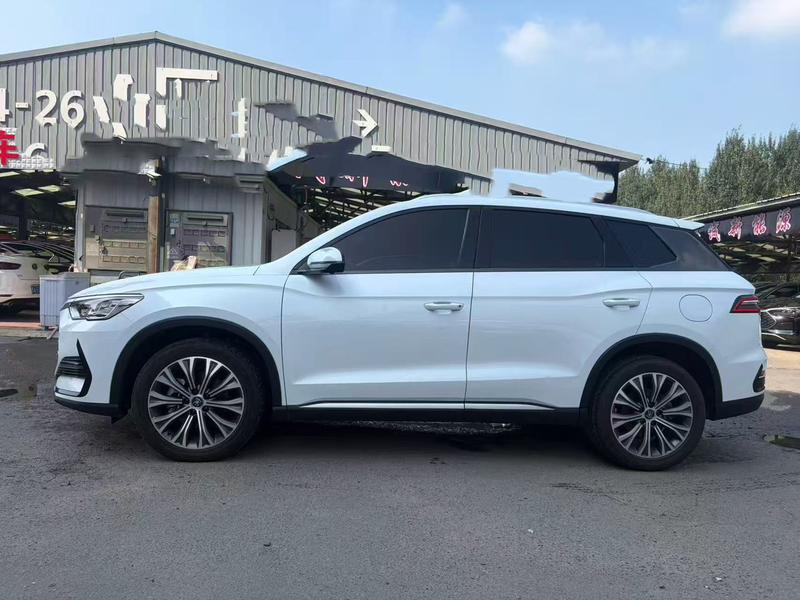 BYD Song Pro Hybrid, 2023 — фото 4 из 12