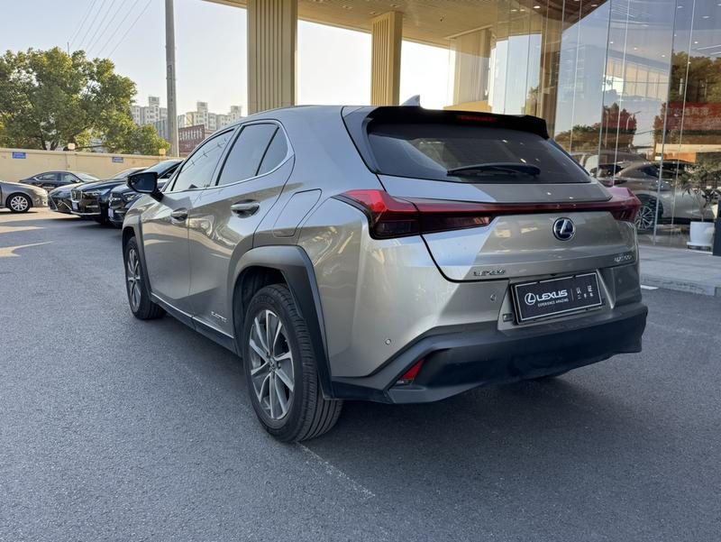 Lexus UX Hybrid, 2021 — фото 5 из 12