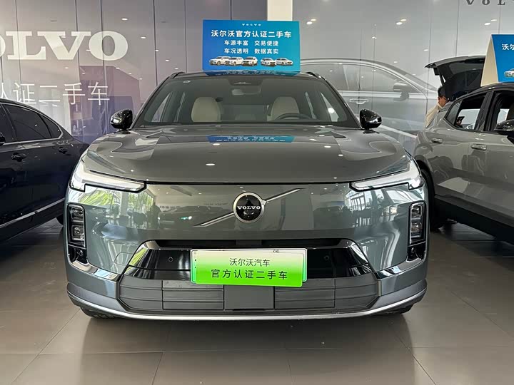 Volvo XC70 Hybrid, 2025 — фото 2 из 9