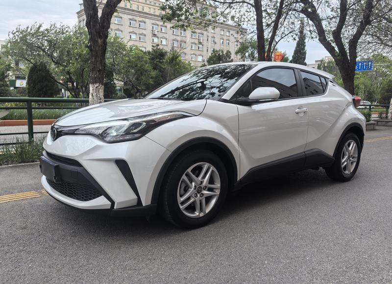 Toyota C-HR, 2023 — купить в Иванове под ключ