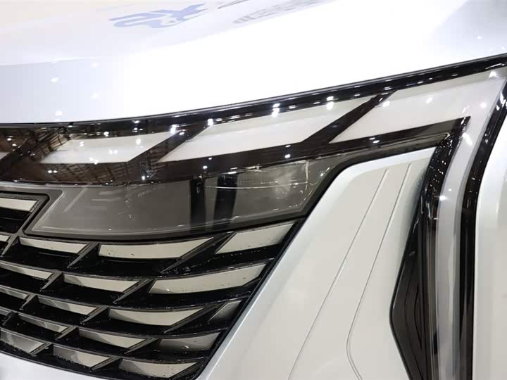 Geely Atlas L, 2023 — фото 7 из 9