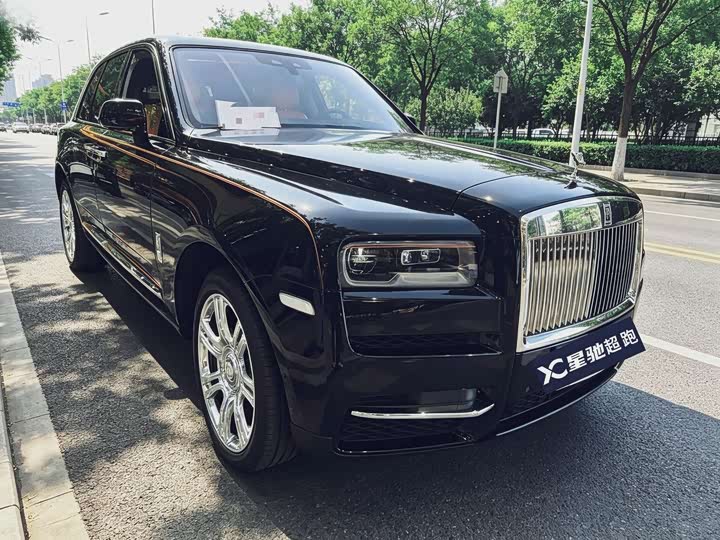 Rolls-Royce Cullinan, 2022 — фото 2 из 5