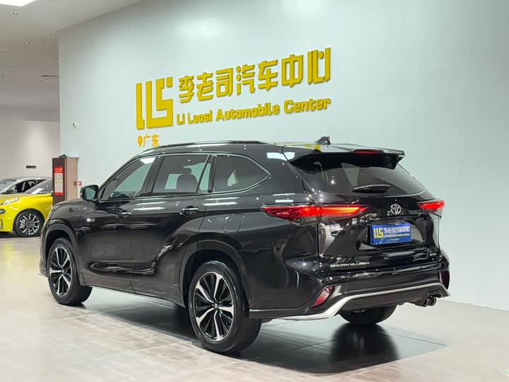 Toyota Crown Kluger, 2022 — фото 5 из 9