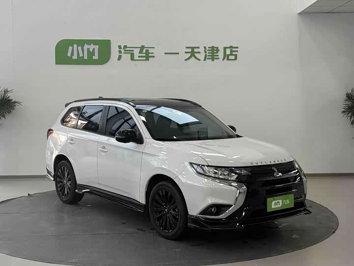 Mitsubishi Outlander, 2022 — фото 2 из 9