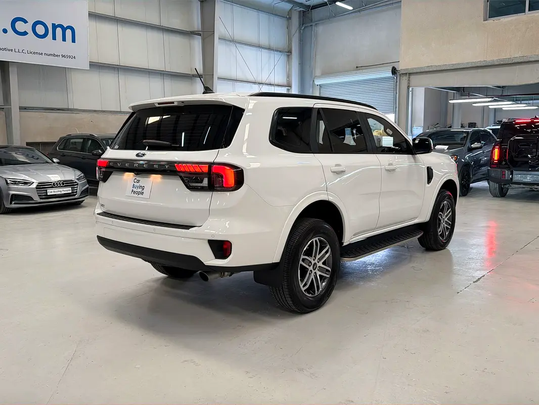 Ford Everest, 2024 — фото 7 из 10