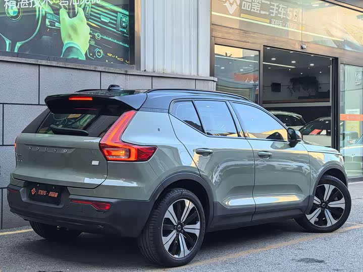 Volvo XC40 EV, 2023 — фото 9 из 9