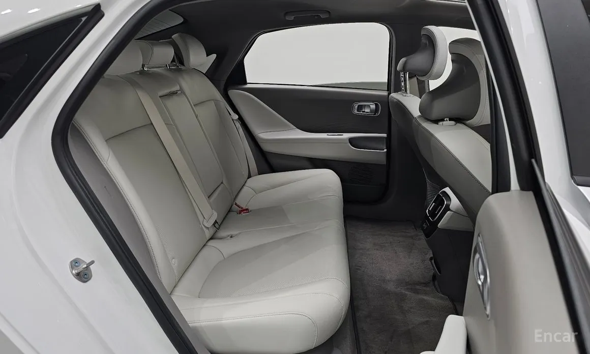 Hyundai Ioniq 6, 2023 — фото 12 из 12