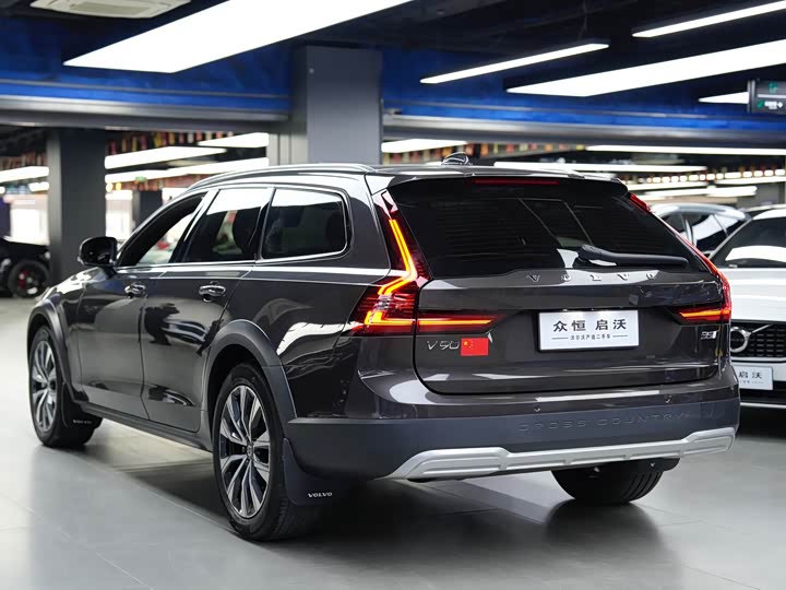 Volvo V90, 2023 — фото 6 из 9