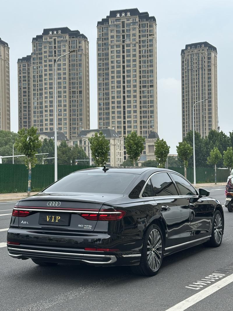 Audi A8, 2023 — фото 5 из 9