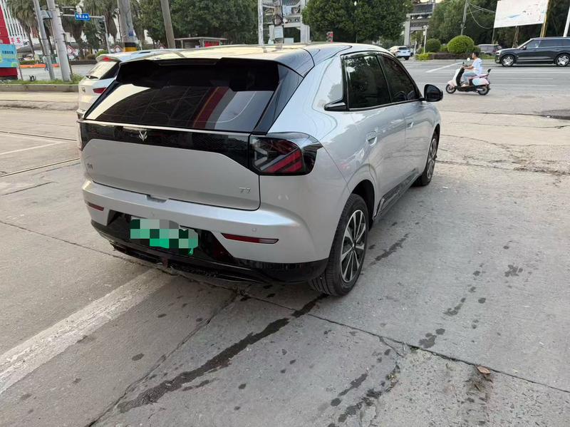 BAIC Arcfox T1, 2025 — фото 6 из 9