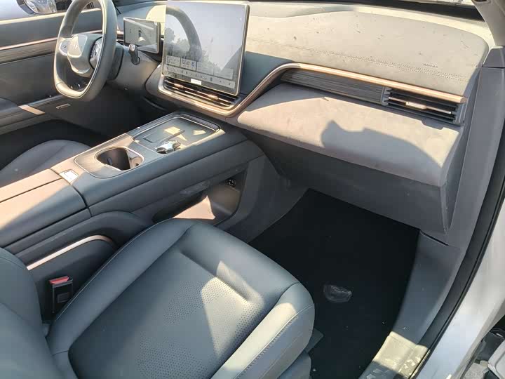 Dongfeng Yipai eπ 008, 2024 — фото 7 из 9