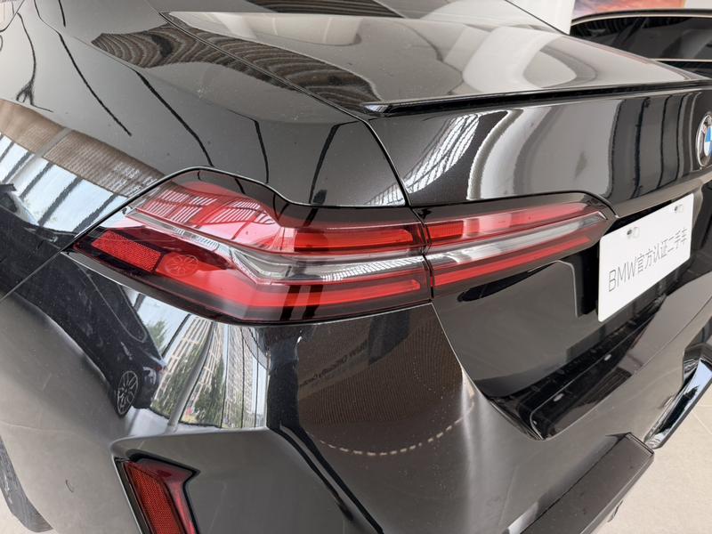 BMW M5 Hybrid, 2025 — фото 7 из 12