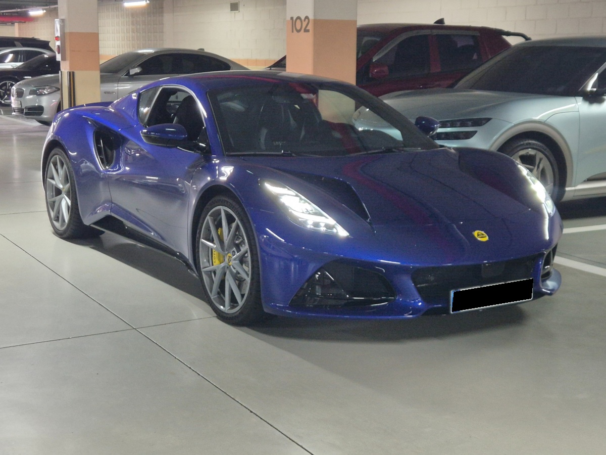 Lotus Emira, 2025 — купить в Москве под ключ