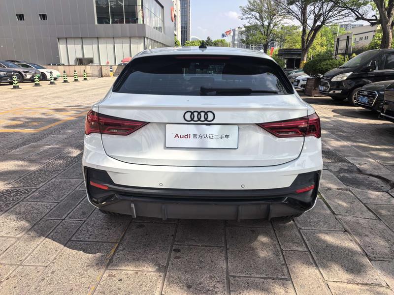 Audi Q3 Sportback, 2023 — фото 3 из 12