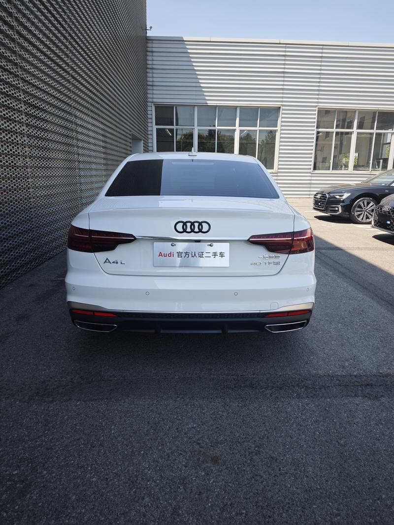 Audi A4L, 2021 — фото 2 из 10