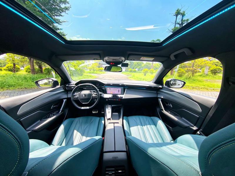 Peugeot 408X, 2023 — фото 8 из 12