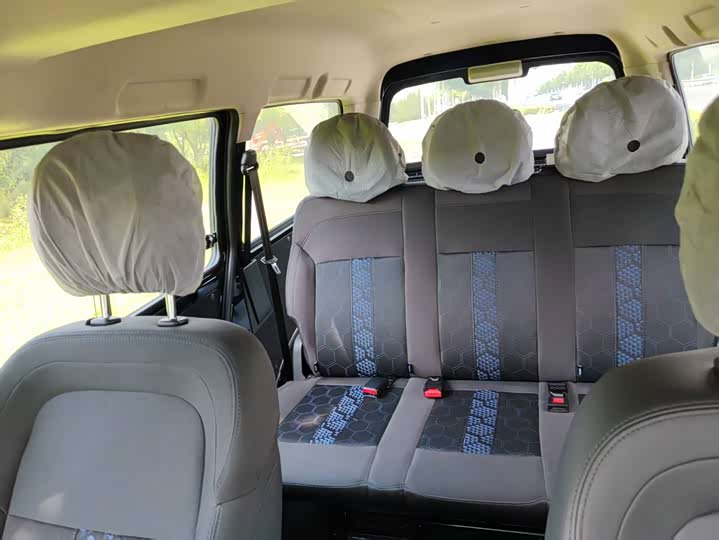 Dongfeng Forthing Lingzhi M5 EV, 2026 — фото 9 из 9