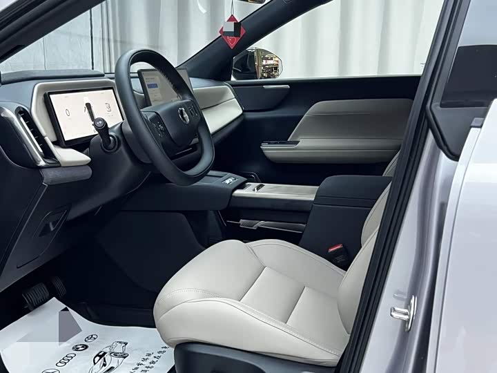 Volvo XC70 Hybrid, 2025 — фото 4 из 9