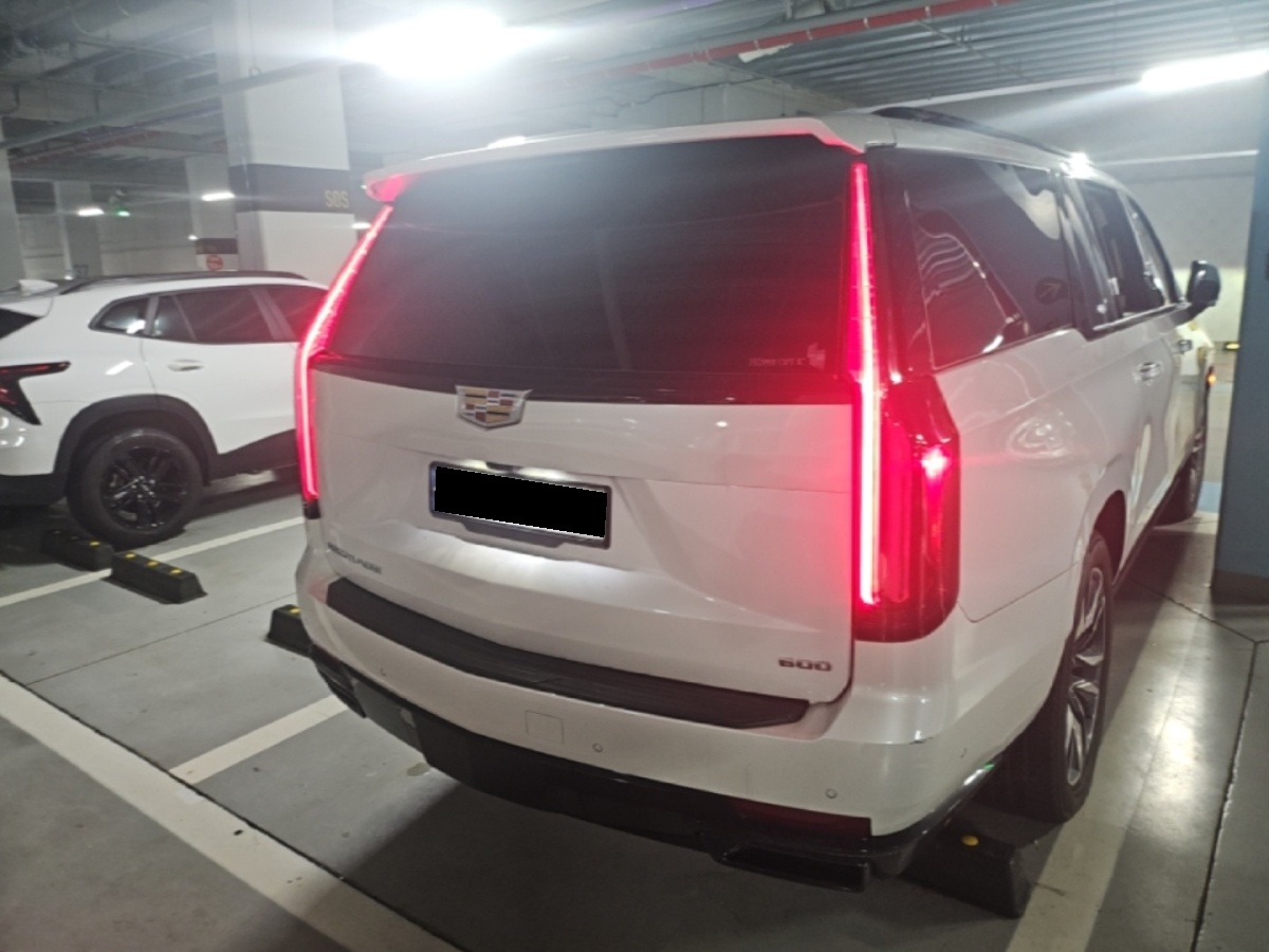 Cadillac Escalade, 2023 — фото 4 из 12