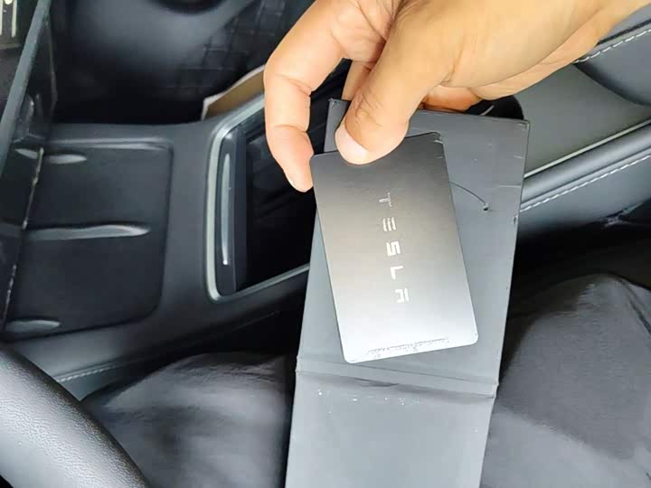 Tesla Model 3, 2023 — фото 9 из 9