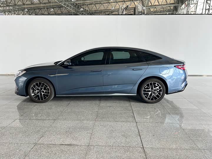 BYD Seal 07 DM-i Hybrid, 2024 — фото 5 из 9