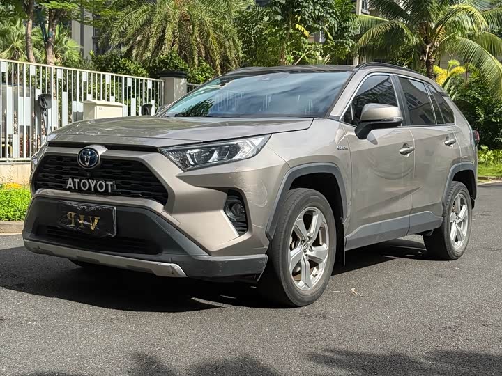 Toyota RAV4 Hybrid, 2023 — купить в Самаре под ключ