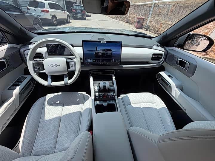 BYD FangChengBao Titanium 3 (Tai 3), 2025 — фото 7 из 9